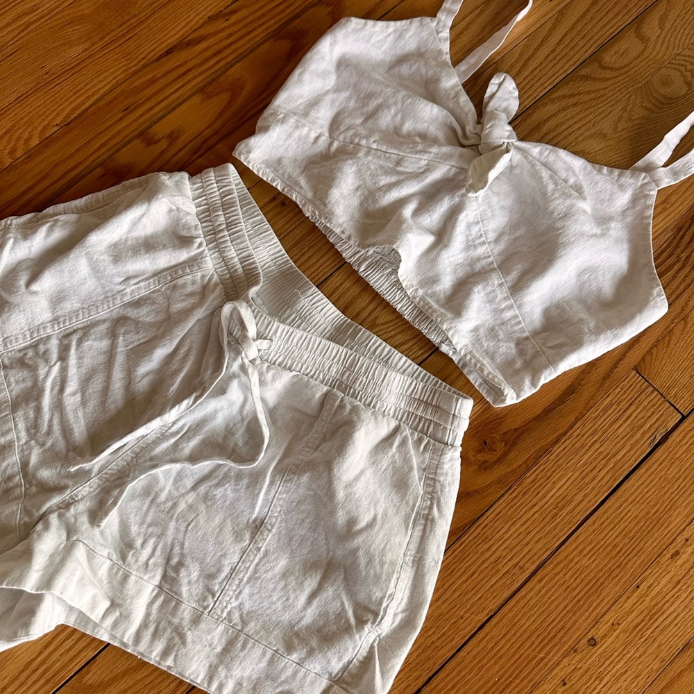 Linen play set top and bottom